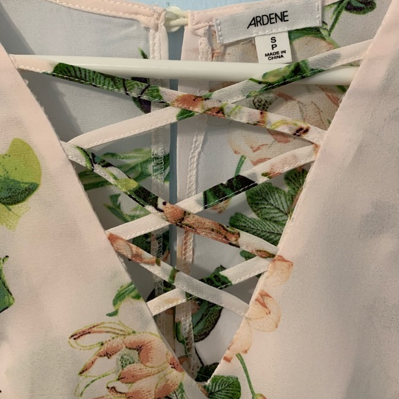 ARDENE FLOWY BLOUSE TIE-UP FRONT WITH BUTTON BACK - Picture 3 of 4